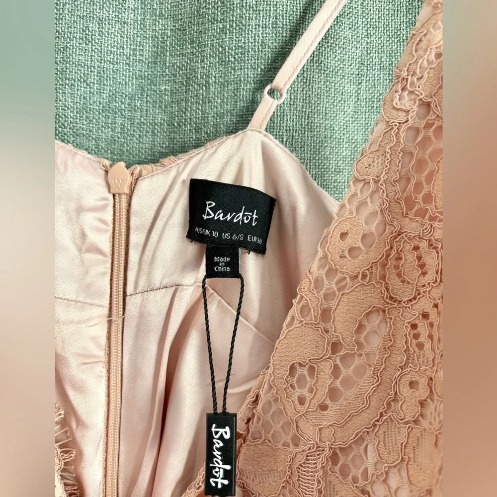 BNWT Bardot Lace Pink/Blush Dress size 6 - Picture 4 of 7